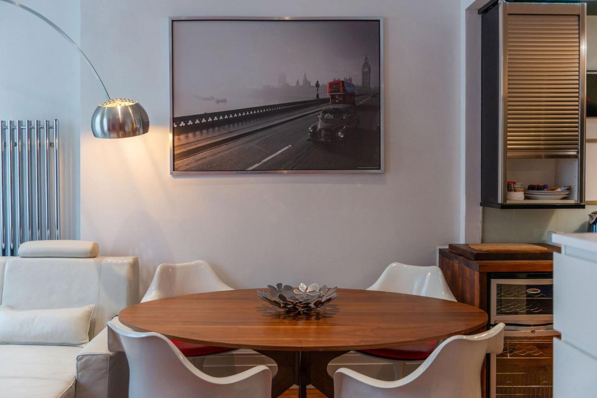 The "Red Room Apartment" - Fitzrovia - By Frankie Says Лондон Екстер'єр фото