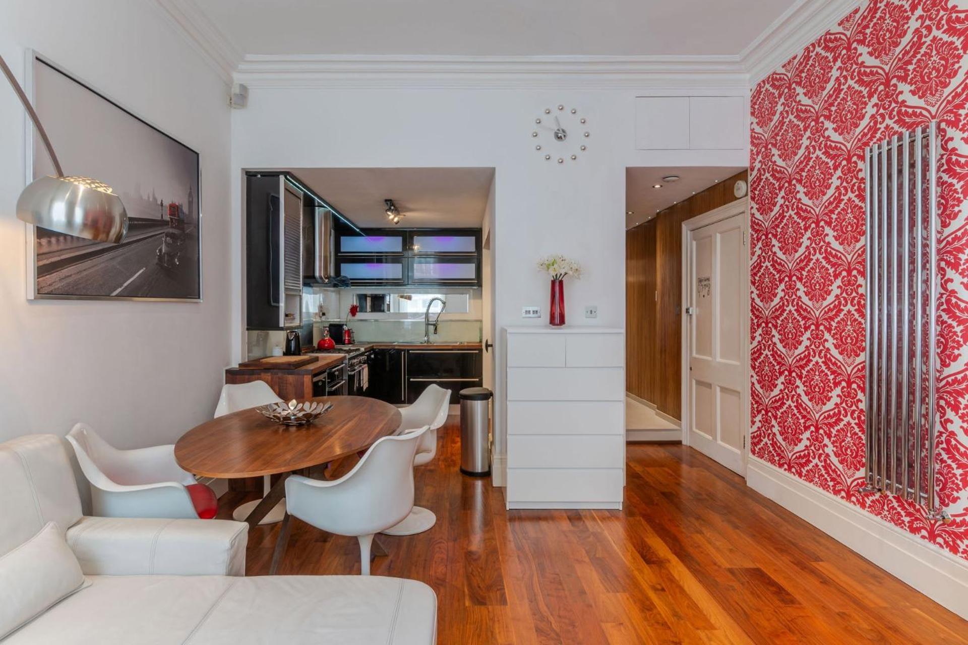 The "Red Room Apartment" - Fitzrovia - By Frankie Says Лондон Екстер'єр фото